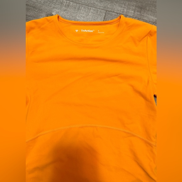 Aritzia BUTTER Bound T-Shirt - Small - Picture 4 of 5